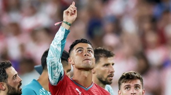 Alasan Emosional di Balik Tangis Cristiano Ronaldo saat Kenakan Jersey No.21 Portugal