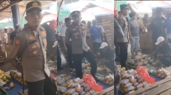 Nasib Pedagang Buah Kramat Jati: Niat Cari Nafkah Malah Dimaki Perwira Polisi Gegara 'Ngeyel'