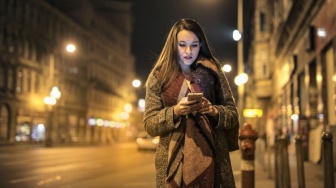 Realita Validasi Digital: Mengapa Gen Z Semakin Sulit Lepas dari Layar?