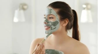 4 Clay Mask Salicylic Acid, Eksfoliasi untuk Kontrol Sebum dan Jerawat