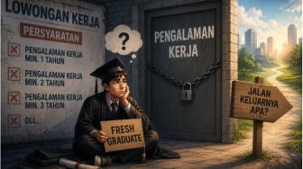 Saat Gelar Tak Lagi Jadi Tiket Masuk: Realita Pahit Dunia Kerja Bagi Lulusan Baru
