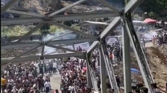 Viral Warga Aceh Iuran Swadaya Perbaiki Jalan Rusak, Kemana Anggaran Ratusan Miliar?