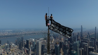 Berapa Tinggi Empire State Building? Angela Nikolau and Ivan Kuznetsov Nekat Lamaran di Puncaknya