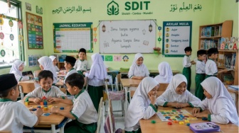 Gagal Masuk SD Negeri? Ini Alasan Mengapa SDIT Bisa Jadi Pilihan Terbaik untuk Si Kecil
