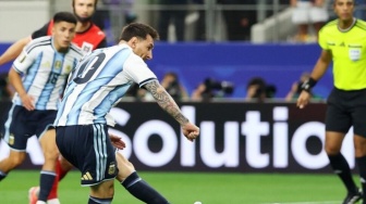 Salah Kirim Assist, Lionel Messi Gagal Penalti! Mesir Selangkah Lagi Cetak Sejarah
