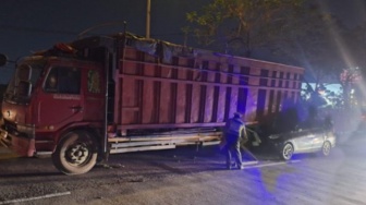 Mobil Masuk Kolong Truk Mogok di Bypass Palembang, Begini Kronologi Kecelakaannya
