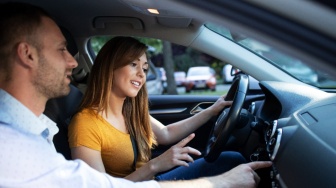 7 Hal Penting yang Wajib Diperhatikan saat Test Drive Mobil Baru