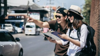 Traveling atau Menambah Tabungan? Dilema Gen Z saat Punya Uang Lebih