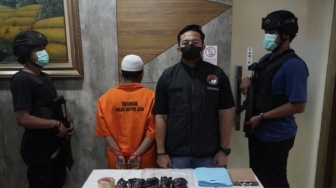 Jual Sabu Modus Pakan Burung Terbongkar, Pengedar di Bekasi Tak Berkutik