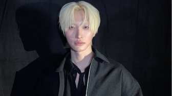 4 Mix and Match OOTD Dark Streetwear ala Seonghwa ATEEZ, Modis Tanpa Ribet!
