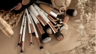 5 Langkah Anti Ribet untuk Menjaga Alat Makeup Tetap Bersih