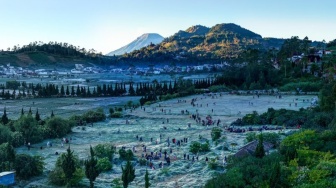 Embun Es Kembali Selimuti Dieng, Suhu Minus 6 Derajat Jadi Magnet Wisatawan