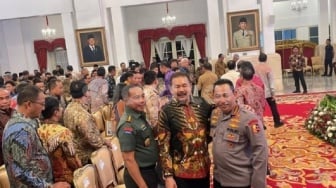 Tepis Isu Perang Institusi, Komjak: Rumah Jampidsus Digeledah Bukan Sinyal Konflik Jaksa dan Polri