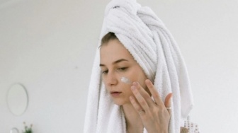 4 Sunscreen Aman Dipakai Ibu Hamil dan Busui untuk Perbaiki Skin Barrier