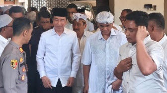 Takziah ke Rumah Duka, Jokowi Kenang Sosok Rachmat Gobel: Menteri yang Bekerja Keras