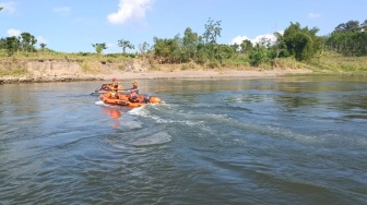 Diduga Masih Hidup, Keluarga Putuskan Hentikan Pencarian NS yang Hilang di Sungai Brantas