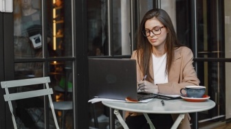 Stop Monetizing Your Hobby: Mengapa Hidup Tidak Selalu Tentang Produktivitas