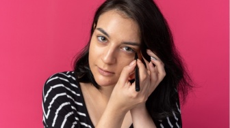 Mudah Dipakai Pemula! 5 Liquid Eyeliner untuk Hasil Garis Tajam dan Presisi