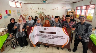 FH UNY Berdayakan UMKM Desa Galuhtimur Lewat Legalitas Hukum & Inovasi Produk