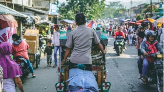 Ketika Negara Tidak Kompak, Rakyat Harus Apa?