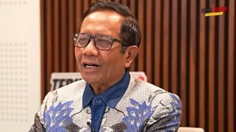 Penuh Ranjau Politis! Tiga Skenario Berbahaya di Balik Pengalihan Kasus Febrie ke Kejagung