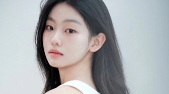 4 Ide OOTD Minimalist Casual ala Seo Su Min yang Timeless dan Youthful!