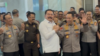 Kapolri Datangi Kejagung Usai Polemik Kasus Febrie Adriansyah, Tegaskan Tak Ada Konflik
