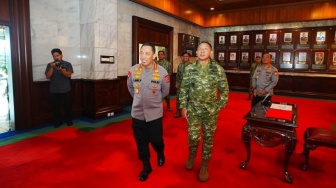 Ada Pihak Coba Adu Domba? Kapolri di Mabes TNI: Silakan Langsung Berkomunikasi, Kami Terbuka!