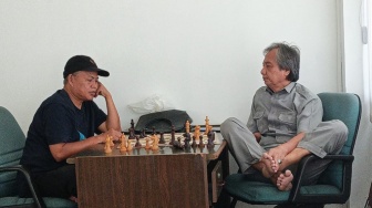 Seni Berpikir Tenang: Apa yang Diajarkan Papan Catur di Tengah Dunia yang Sibuk