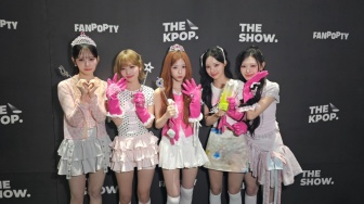 Lagi Viral, Rescene Sukses Raih Trofi Pertama Music Show Usai 2 Tahun Debut