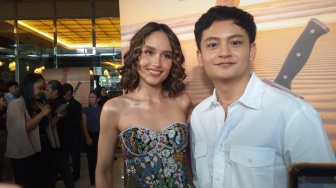Sleeping with the Enemy: Chemistry Panas Cinta Laura dan Randy Martin, Tayang di WeTV