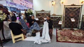 Perajin Menjerit! Batik Indonesia Dibajak Vietnam, Merek Lebih Dulu Didaftarkan di Luar Negeri