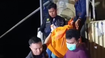 Cemburu Lihat Tanda Merah di Leher, Suami Habisi Nyawa Istri Saat Main HP