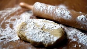Mati Listrik saat Bikin Roti? Ini 5 Dampaknya pada Proses Produksi