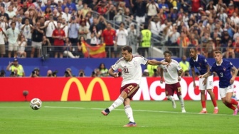 Spanyol Unggul Tipis atas Prancis di Babak I, Penalti Oyarzabal Jadi Pembeda