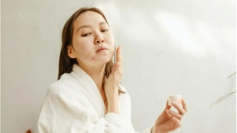 Bye Jerawat pada Kulit Remaja! Ini 4 Acne Moisturizer Mulai Harga Rp18 Ribu