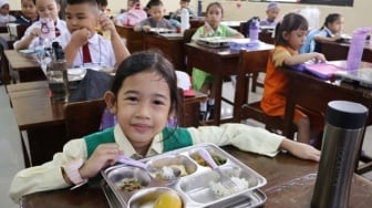 Tahun Ajaran Baru Dimulai, MBG Hadir Lagi: Kritik Publik Kembali Menggema?
