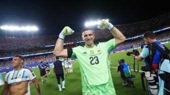 10 Trik Kotor Kiper Argentina Emiliano Martinez Bikin Publik Inggris Ketar-ketir