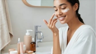 Budget Rp20 Ribuan? 4 Tone Up Cream Tranexamic Acid Bikin Glowing dan Sehat