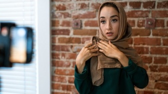 Krisis Identitas Gen Z: Saat Algoritma dan Media Sosial Membentuk Jati Diri