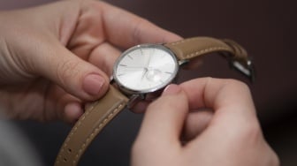 Cara Membersihkan Tali Jam Tangan Kulit yang Benar agar Tidak Cepat Retak