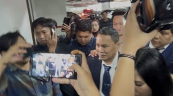 Didampingi Hotman Paris, Eks Jampidsus Febrie Adriansyah Lolos dari Penahanan Usai Diperiksa 10 Jam