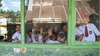 Kurikulum: Mengapa Pendidikan Sering Gagal Menyentuh Realitas Lokal