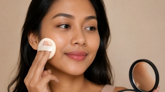 Kulit Sawo Matang Cocok Pakai Bedak Warna Apa? 4 Shade Ini Dijamin Bikin Flawless