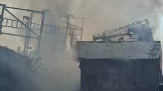 Rugi Rp1,5 Miliar! Tiga Kapal di Muara Angke Ludes Terbakar Akibat Korsleting