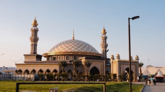 Oase Spiritual di Pesisir Jakarta, Menemukan Ketenangan di Tengah Destinasi Wisata Modern