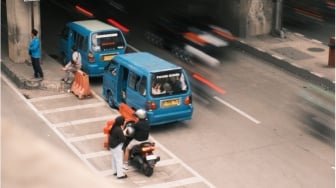 Angkot Biru Favoritku