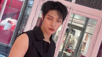 Edgy tapi Tetap Cozy, Intip 4 Ide OOTD Street Style ala Mingi ATEEZ Ini!