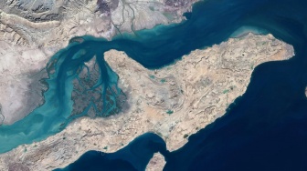 Serangan Balas Dendam Amerika, Pangkalan Iran di Pulau Qeshm dan Bandar Abbas Dibom Bertubi-tubi