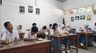Masih Ada Praktik Jual Seragam, Disdikpora DIY Tegaskan Sekolah Negeri Tak Boleh Berbisnis